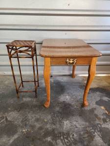 lot 713 image: Vintage Side Table with Queen Anne Legs and Metal Bamboo Plant Stand