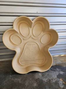 lot 714 image: 6 One Dog One Bone Dog Pool (plastic)