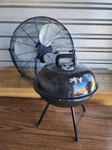 lot 725 image: Industrial Floor Fan with Portable BBQ Grill