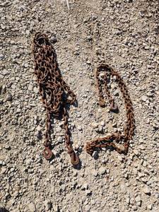 lot 728 image: 8ft and 17ft Heavy Duty Industrial Chain with Hooks