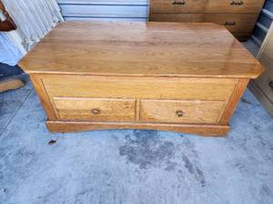 lot 733 image: Solid Oak Storage Coffee Table with Two Drawers 47x29x19