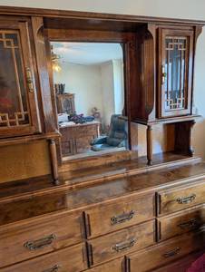 lot 7501 image: THOMASVILLE Kenilworth Collection Bedroom Suite Rustic European Style