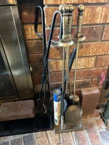 lot 7526 image: Fireplace tool lot