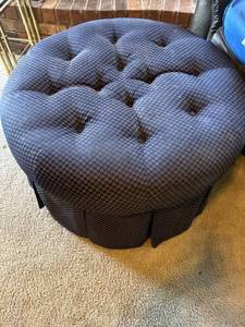 lot 7532 image: Overstuffed Ottoman