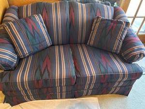 lot 7544 image: Benchmark loveseat