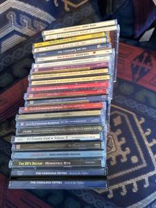 lot 7564 image: CD lot
