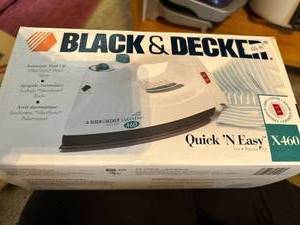 lot 7574 image: Black and Decker iron