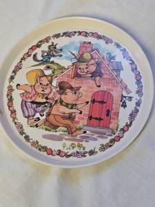 lot 7623 image: Vintage Three Little Pigs Decorative Plate