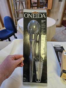 lot 7632 image: Oneida 2-Piece Baster Set, 31125