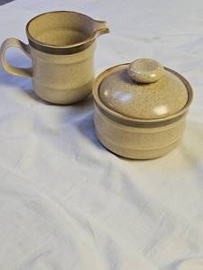 lot 7639 image: Vintage Ceramic Cream and Sugar Set