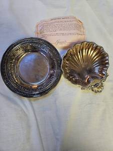 lot 7642 image: Vintage Jaccards Silver Plate Set with Shell Dish
