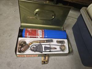 lot 7679 image: Vintage Benz o magic Jet Tortch & case