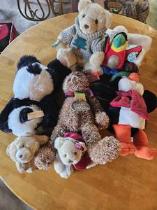 lot 7696 image: Stuffed Animal Lot