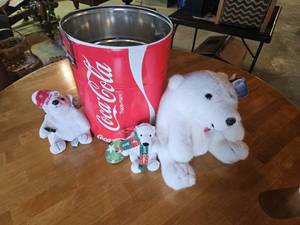lot 7703 image: Coca-Cola Holiday Collectible Set with Polar Bears