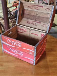 lot 7705 image: Vintage Coca-Cola Wooden Storage Crate #32