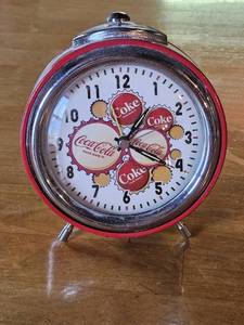 lot 7708 image: Vintage Coca-Cola Bottle Cap Alarm Clock
