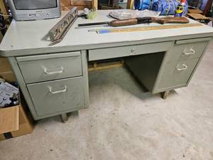 lot 7718 image: Vintage Metal Mint Green Desk Steelcase (contents not included)