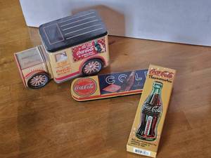 lot 7729 image: Vintage Coca-Cola Collectible Set