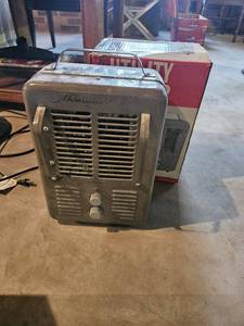 lot 7742 image: Air Tech Portable Electric 1500w Air Space Heater Fan Model 83030 Safety Shutoff