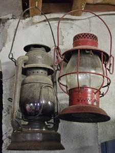 lot 7762 image: Vintage Railroad Lantern Pair - Brown & Red