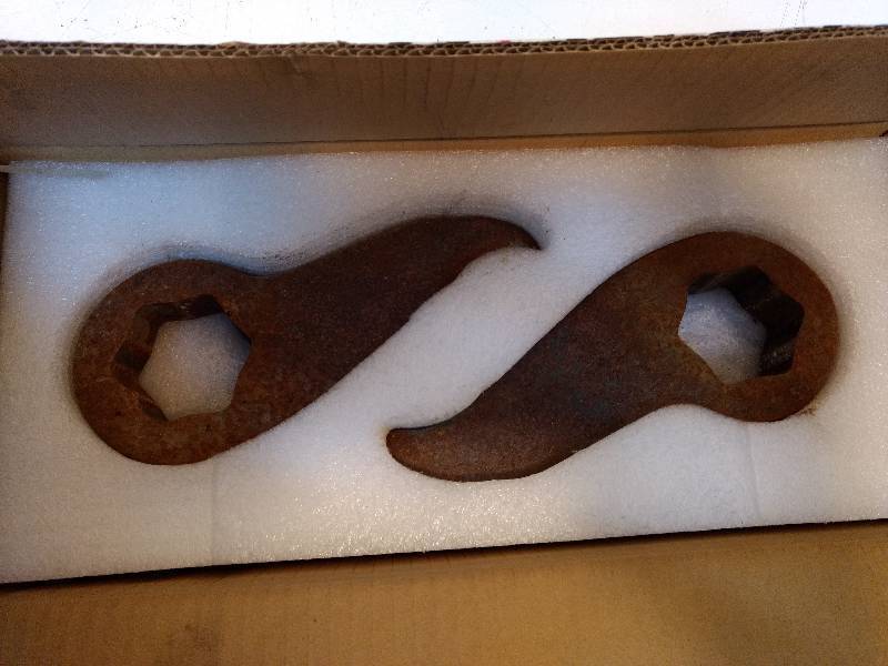 lot 534 image: Torque key for 11-17 Silverado Sierra 2500HD3500HD
