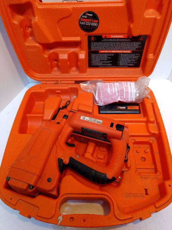 lot 600 image: Paslode cordless 18Ga Brad Nailer