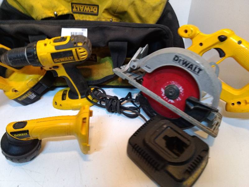 lot 601 image: DeWalt 18V Power Tool Set