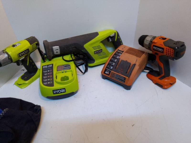 lot 614 image: Power Tools Missing Batteries