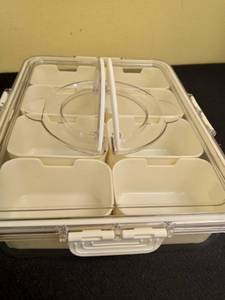 lot 1047 image: SOLEJAZZ Divided Serving Tray with Lid and Handle, Snackle Box Container Clear Snack Platters Charcuterie Organizer, Serving Platter Veggie Tray for Candy, Fruits, Nuts, Snacks, 1 Pack Retail $18.99