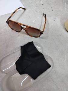 lot 8053 image: Classic Sunglasses