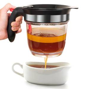 lot 10357 image: Fat Separator With Bottom Release, 4 Cup Gravy Separator for Cooking with Oil Strainer, Kitchen Gadgets Grease Separator Packaged with a 3-in-1 Multifunctional Peeler (Red)