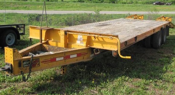 lot 315 image: 2008 Holden Tandem 30 Foot Tag A long Trailer NICE