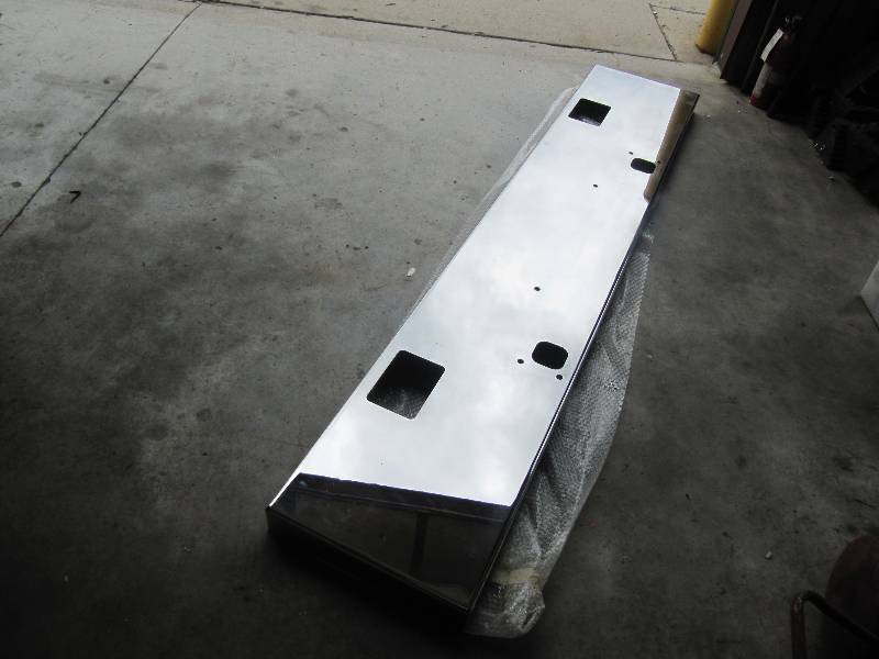 lot 346 image: New Kenworth W-900 L New Chrome Bumper