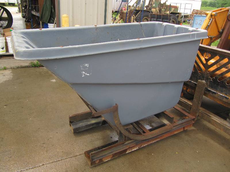 lot 340 image: Fork Lift Dumpster 1 Cubic Yard 1,000LB MAX