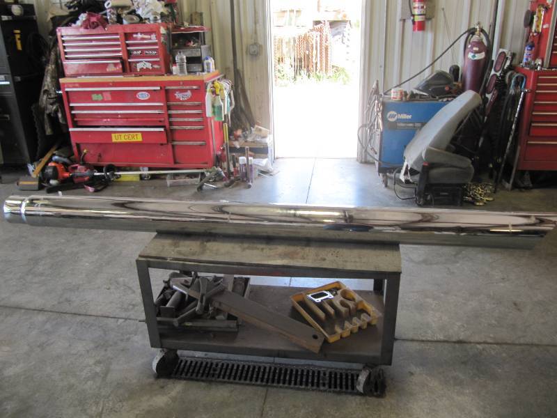 lot 334 image: NEW Straight Exhaust 8 Ft 6 In reduces to 5 In Exhaust Stack
