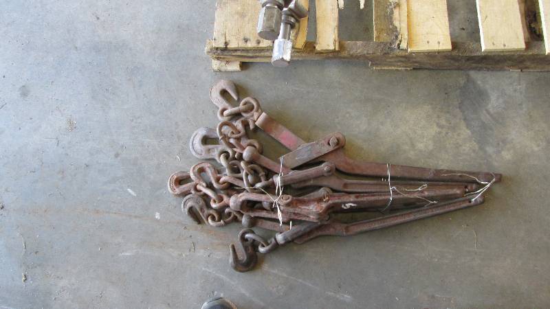 lot 362 image: 5 Chain Snap Binders