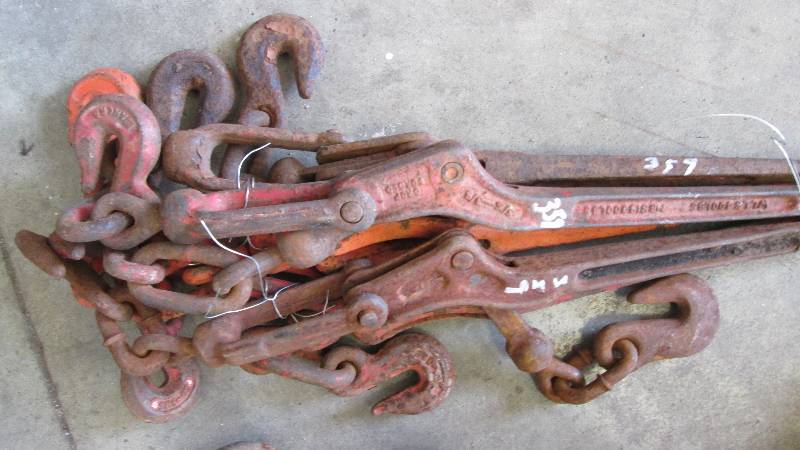 lot 359 image: 5 Chain Snap Binders  
