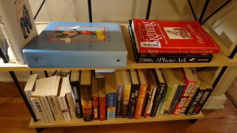 lot 737 image: Lot of assorted books