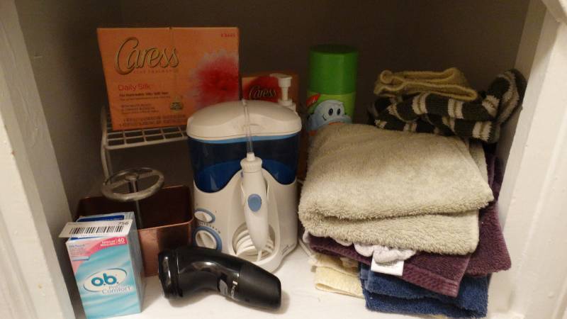 lot 756 image: Lot of bathroom items