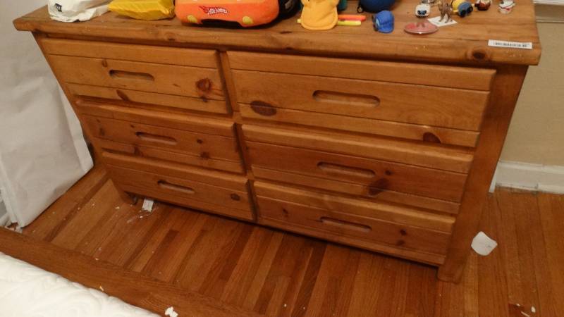 lot 762 image: Wood crate furniture 6 drawer dresser