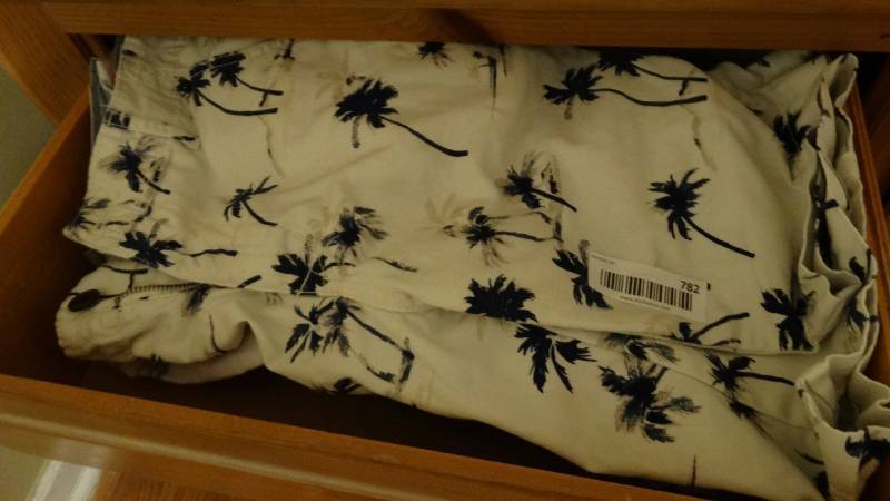 lot 782 image: Lot of assorted Ladies clothes in dresser