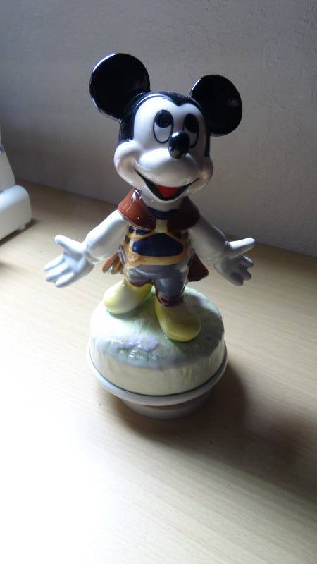 lot 792 image: Mickey Mouse music box