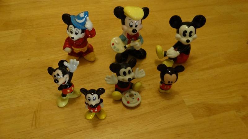 lot 803 image: 7 small porcelain Mickey Mouse figurines