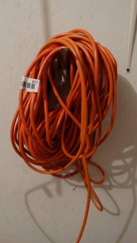 lot 817 image: Extension cords