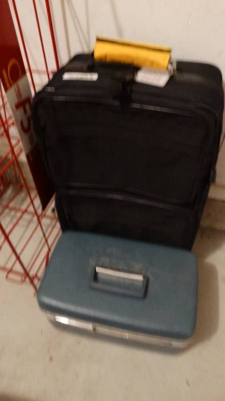 lot 840 image: 2 pcs of luggage