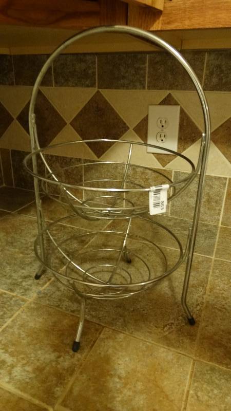 lot 863 image: Stainless steel 2 bowl fruit server