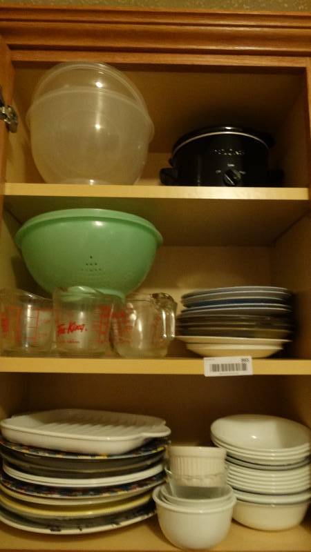 lot 865 image: Lot of various plates & misc.