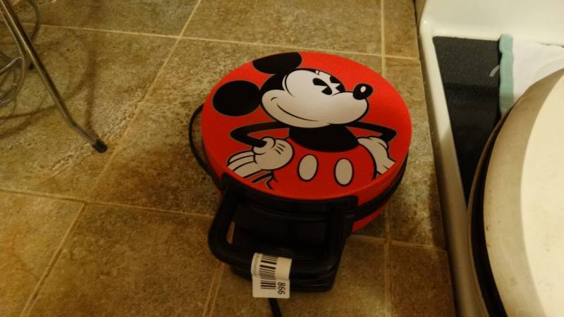 lot 866 image: Mickey Mouse pancake maker