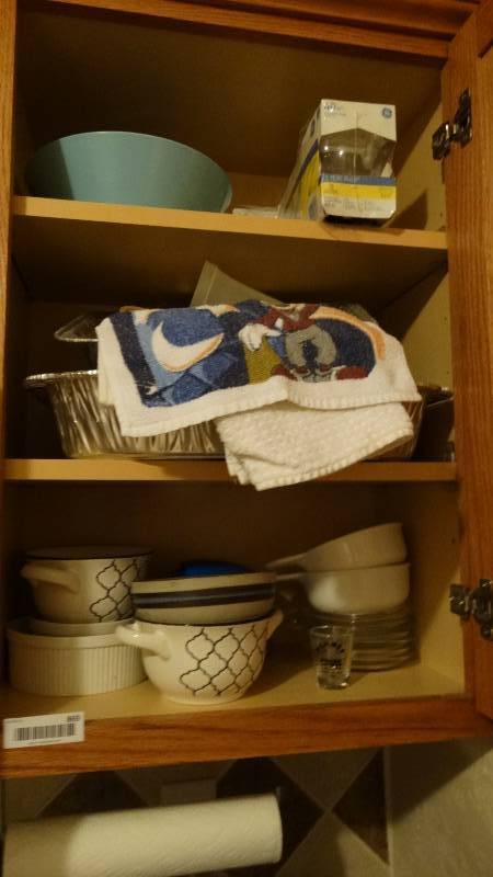 lot 869 image: Lot of various bowls kitchenware