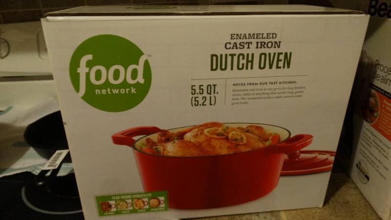 lot 870 image: Cast iron dutch oven in box
